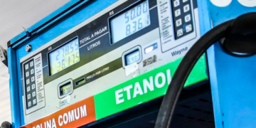 Gasolina com 32% de etanol passa a valer neste sábado (1º)