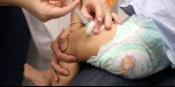 Brasil deixa lista dos países com mais crianças sem vacinação após avanço na cobertura infantil, aponta OMS