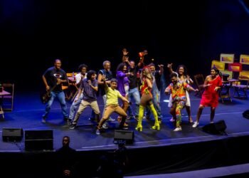 Stand-up RECEBA! volta a Salvador com duas sessões e reúne 14 humoristas baianos no Teatro Jorge Amado
