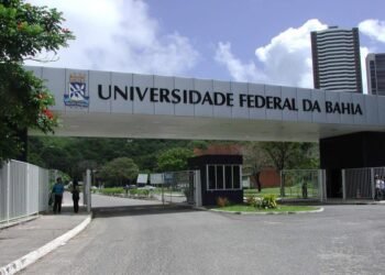 UFBA celebra 80 anos com congresso, homenagens e debate sobre ancestralidade em Salvador