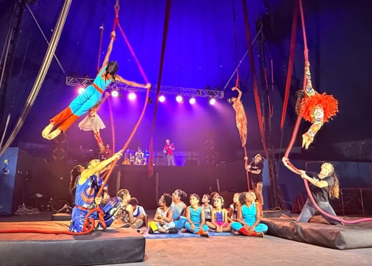 Escola Picolino abre 30 vagas gratuitas para curso de iniciação às artes do circo em Salvador