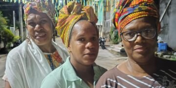 Oficina de turbantes fortalece autoestima e identidade de mulheres na Baixa do Tubo