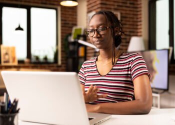 ONU Mulheres abre inscrições para formação digital gratuita em dez capitais brasileiras