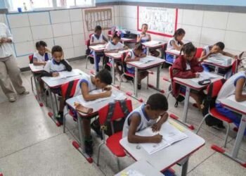 Prefeitura de Salvador lança concurso com 190 vagas para professores e coordenadores pedagógicos