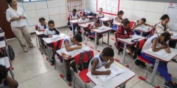 Prefeitura de Salvador lança concurso com 190 vagas para professores e coordenadores pedagógicos