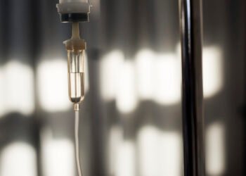 Anvisa alerta que soroterapia não tem benefícios comprovados para pessoas saudáveis