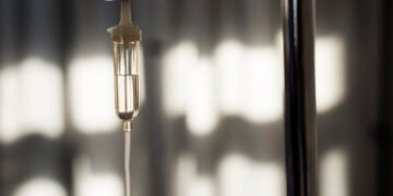 Anvisa alerta que soroterapia não tem benefícios comprovados para pessoas saudáveis