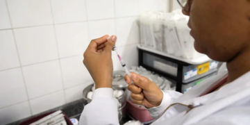 Jovens de 15 a 19 anos poderão se vacinar contra o HPV até o fim do ano