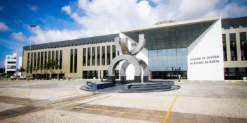 Mesmo com cotas, brancos ainda ocupam maioria dos cargos de juiz e promotor na Bahia, aponta pesquisa