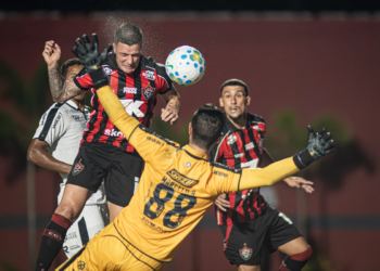 Vitória visita o Remo em Belém em busca da primeira vitória no segundo turno do Brasileirão