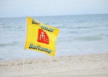 Salvamar alerta para risco de afogamentos e orienta banhistas sobre mar agitado em Salvador neste fim de semana