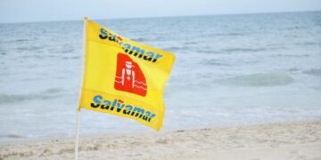 Salvamar alerta para risco de afogamentos e orienta banhistas sobre mar agitado em Salvador neste fim de semana