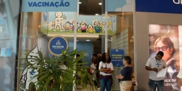 Salvador segue com campanha de multivacinação até 1º de setembro para atualizar caderneta de crianças e adolescentes