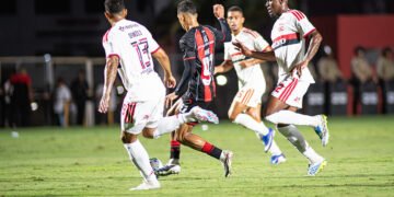 Vitória encara o Flamengo no Maracanã pelo Brasileirão; veja horário e onde assistir