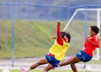 Bahia e Corinthians se enfrentam na Fonte Nova neste sábado (15)