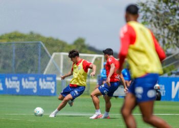 Bahia visita Chapecoense em busca de recuperação e vaga no G-4 do Brasileirão