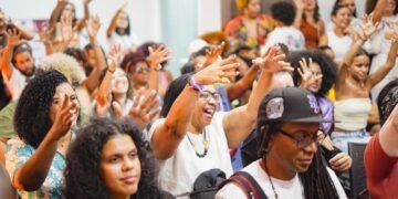Slam das Minas Bahia realiza segunda batalha da temporada com poesia, debate e formação em Salvador