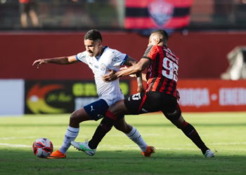 Brasileirão no Barradão: Vitória recebe Bahia para clássico eletrizante neste domingo (23)
