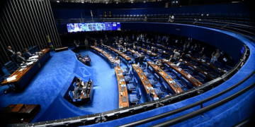 PECs do fim da escala 6×1 e da segurança pública chegam à CCJ do Senado