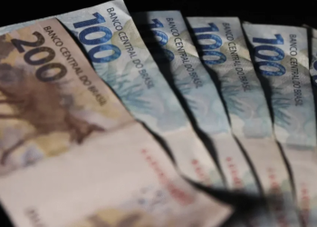 Salário mínimo deve subir para R$ 1.741 em 2027, prevê governo