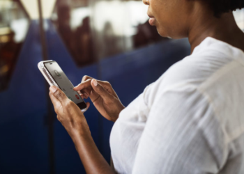 Capitais brasileiras não registram dados essenciais sobre denúncias de racismo online, aponta pesquisa