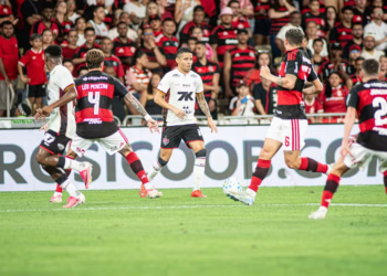 Vitória perde para o Flamengo e chega ao quarto jogo sem vencer no Brasileirão