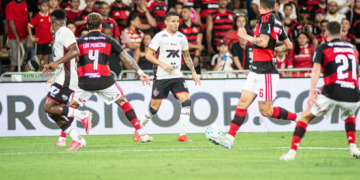 Vitória perde para o Flamengo e chega ao quarto jogo sem vencer no Brasileirão