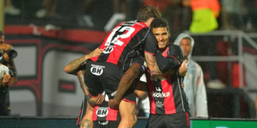 Vitória vence Botafogo no Barradão e se recupera no Brasileirão