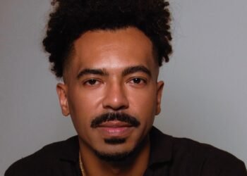 Psicólogo Lucas Veiga lança em Salvador livro sobre racismo, saúde mental e novas formas de cuidado