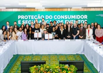 Lula assina decretos contra cambismo digital e garante água gratuita em grandes eventos