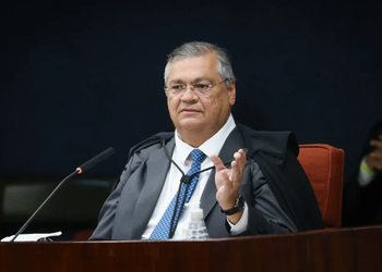 Dino determina que PF investigue atuação da CVM no caso Banco Master