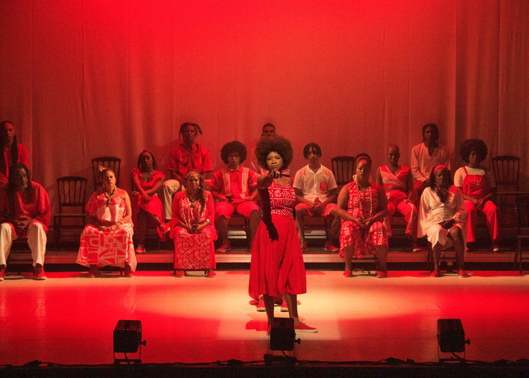 Bando de Teatro Olodum encerra temporada gratuita de “Erê” neste sábado (26)