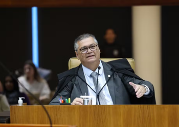 Dino manda PF investigar ataques a imagens religiosas