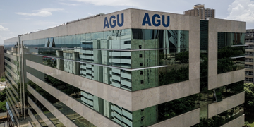 AGU vai contestar decisão de Mendonça que afastou diretor-geral da PF