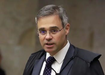 Mendonça rejeita ação contra reajuste do Bolsa Família sem analisar mérito