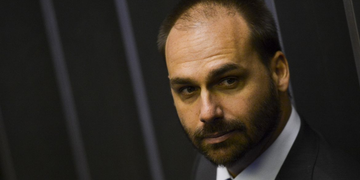 Ministério da Justiça demite Eduardo Bolsonaro da Polícia Federal por abandono de cargo