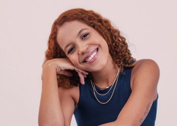 Sofia Oliveira lança segundo livro em Salvador neste sábado (12)