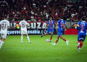 Bahia enfrenta o Santos na Vila Belmiro em confronto direto por vaga na Libertadores