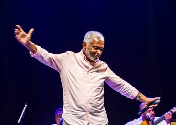 Nelson Rufino reúne Viola de Doze e Eduardinho FM em roda de samba no Pelourinho