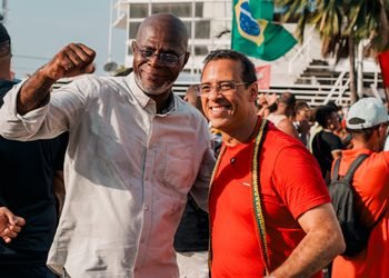 Hamilton Assis e Hilton Coelho pedem impeachment de Bruno Reis após falhas no transporte durante eleições