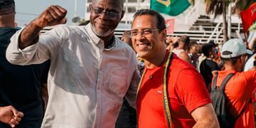 Hamilton Assis e Hilton Coelho pedem impeachment de Bruno Reis após falhas no transporte durante eleições