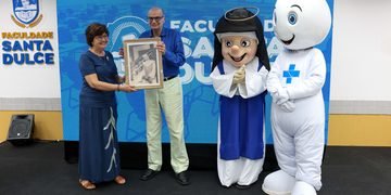 Faculdade Santa Dulce é inaugurada em Salvador com palestra de Drauzio Varella