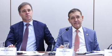 Folha, juristas e relatora da ONU criticam restrições a canais políticos no WhatsApp