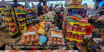 Consumo de alimentos cresce após restrição às bets, aponta associação de supermercados