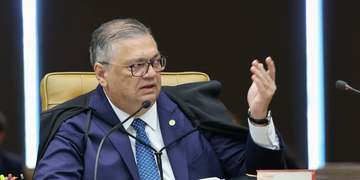 Flávio Dino expõe relatório com milhares de ameaças contra ministros do STF