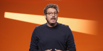 Revelando: Fábio Porchat apresenta episódio sobre investigação de suposta rede de laranjas ligada a Flávio Bolsonaro