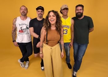 Renata Bastos apresenta primeiro EP autoral em show na Casa Rosa
